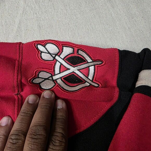 Old Time Hockey #2 Keith Chicago Blackhawks Sweatshirt Hoodie M Skeleton Skull - Picture 8 of 12